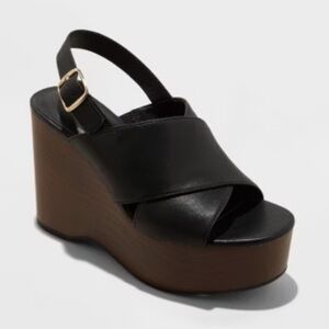 Universal Thread Black and Brown Platform Sandals